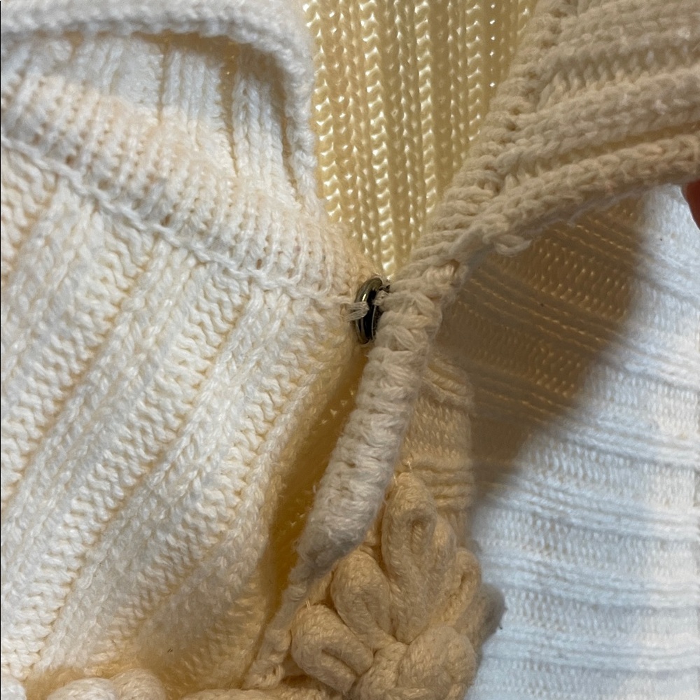 Coldwater Creek Cream Knit Cardigan Sweater Short Sleeve Floral Toggles M - Picture 6 of 8